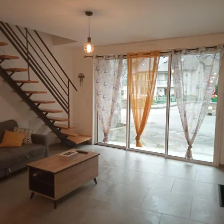 Jolie Maison De En Bord De Neste 8/9 Pers Sarrancolin